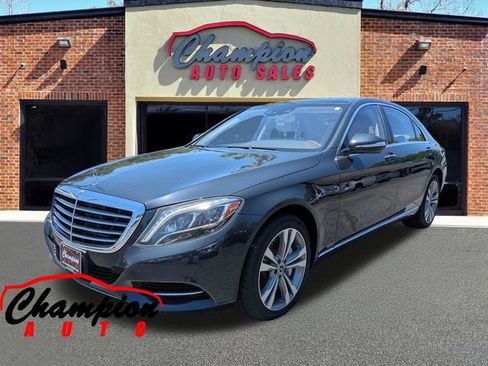 Used 2017 Mercedes-Benz S 550 Sedan image 9
