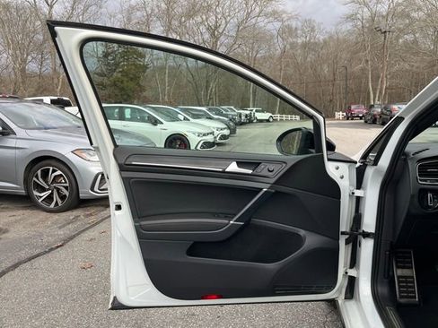 Used 2019 Volkswagen Golf R 4-Door image 29