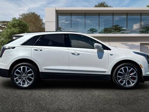 New 2026 Cadillac XT5 Sportv w/ LPO, Floor Liner Package AWD/4WD image 3