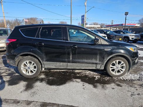 Used 2017 Ford Escape SE w/ SE Cold Weather Package image 6