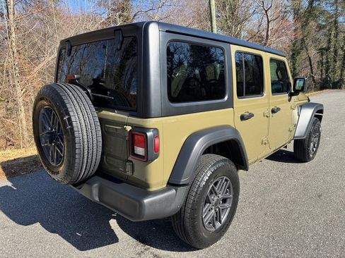 Used 2025 Jeep Wrangler Unlimited Sport image 6