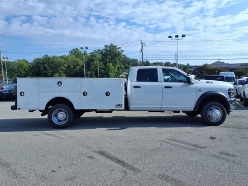 New 2025 RAM 5500 Tradesman image 3