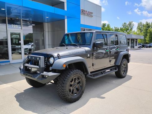 Used 2018 Jeep Wrangler Unlimited Sport AWD/4WD image 13