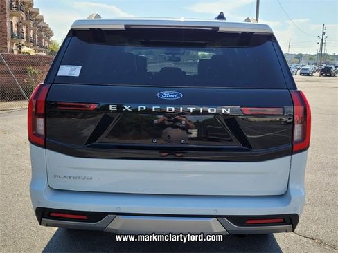 New 2025 Ford Expedition Platinum w/ Driver's Package image 9