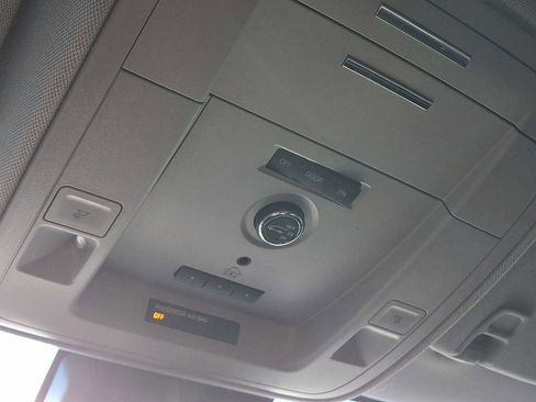 Used 2018 Chevrolet Tahoe LT image 23