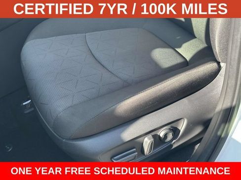 Used 2025 Toyota RAV4 XLE AWD/4WD image 15