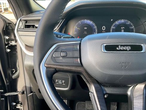 New 2026 Jeep Grand Cherokee Limited w/ Limited Altitude Package AWD/4WD image 28