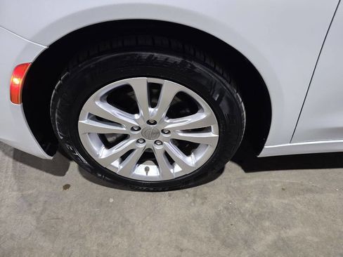 Used 2016 Chrysler 200 Limited image 23