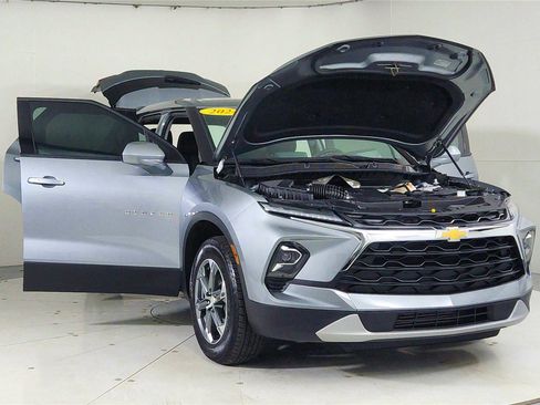 Used 2024 Chevrolet Blazer LT image 9