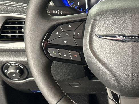 New 2026 Chrysler Pacifica Select image 17