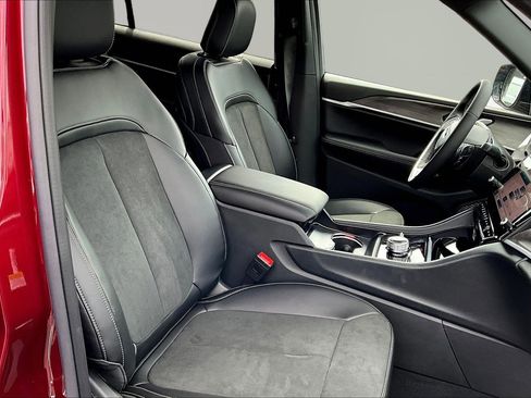 New 2026 Jeep Grand Cherokee L 4WD image 19
