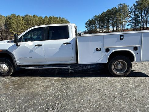 Used 2023 GMC Sierra 3500 Pro w/ Convenience Package image 11