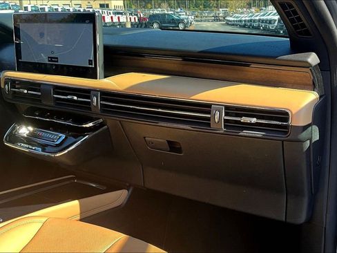 Certified 2023 Lincoln Corsair Reserve w/ Equipment Group 202A image 16