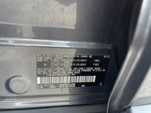Used 2024 Toyota RAV4 XLE FWD image 32