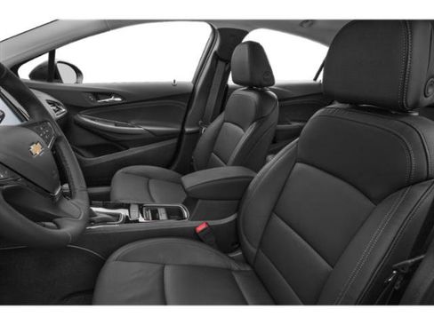 Used 2018 Chevrolet Cruze Premier FWD image 12