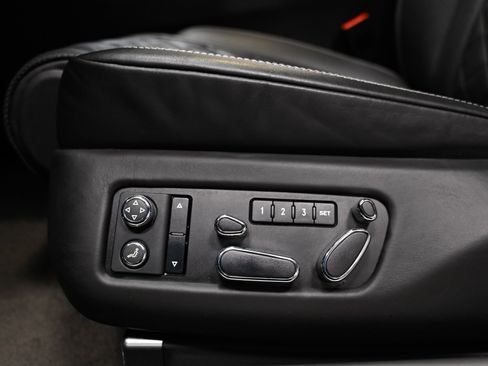 Used 2017 Bentley Flying Spur S V8 AWD/4WD image 8