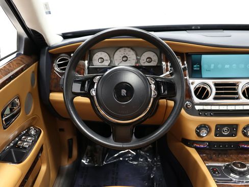 Used 2016 Rolls-Royce Ghost image 19