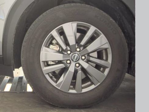 Certified 2025 Nissan Pathfinder SV w/ SV Premium Package AWD/4WD image 8