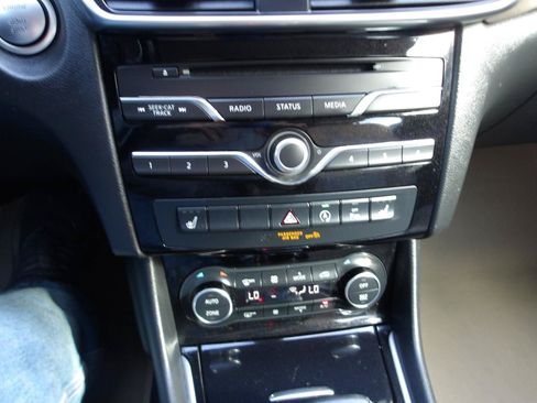 Used 2017 INFINITI QX30 Premium w/ Navigation Package AWD/4WD image 21