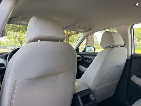 Used 2023 Honda HR-V LX image 23