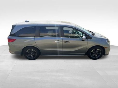 Used 2018 Honda Odyssey Touring image 2