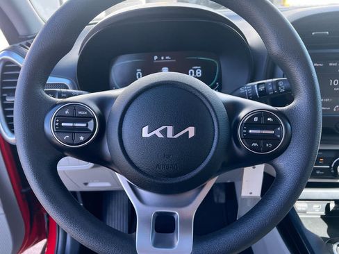 Used 2023 Kia Soul LX FWD image 14
