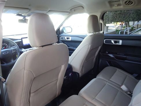 Used 2021 Ford Explorer 2WD image 18