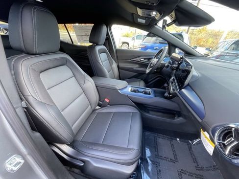 New 2026 Chevrolet Equinox EV LT w/ LPO, Tech Bronze Package image 31