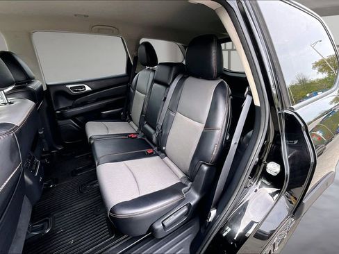 Used 2019 Nissan Pathfinder S AWD/4WD image 27