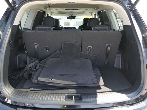 Used 2024 Kia Telluride EX w/ EX Captain's Chair Package FWD image 23