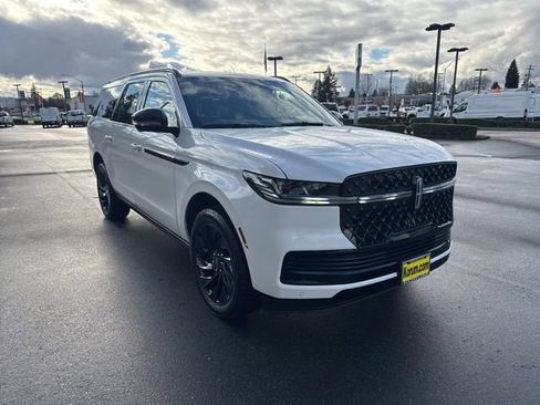 New 2026 Lincoln Navigator L Reserve w/ Jet Appearance Package image 10