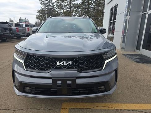 Used 2023 Kia Sorento SX image 2