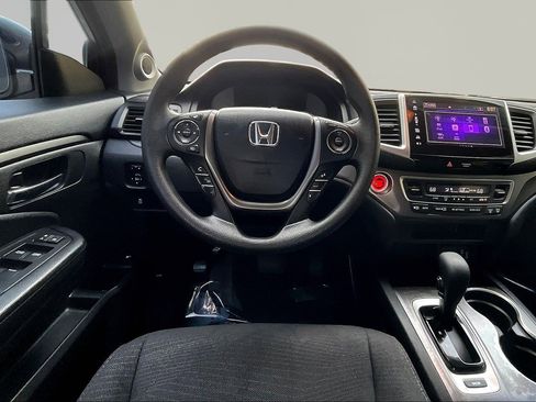Used 2018 Honda Pilot EX image 8