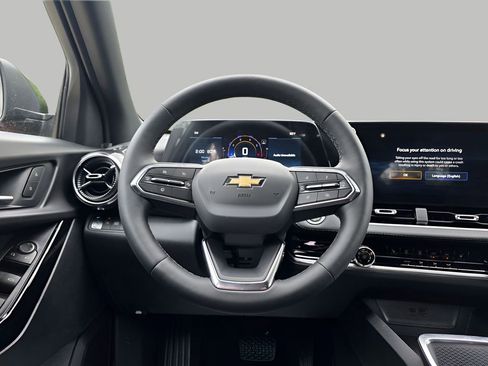 New 2026 Chevrolet Equinox LT image 16