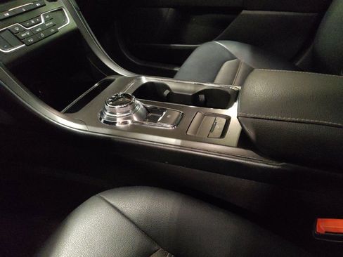 Used 2018 Ford Fusion SE w/ Equipment Group 201A image 26