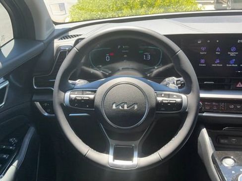 Certified 2025 Kia Sportage EX w/ EX Premium Package image 35