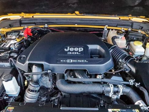 Used 2021 Jeep Wrangler Unlimited Sport image 32