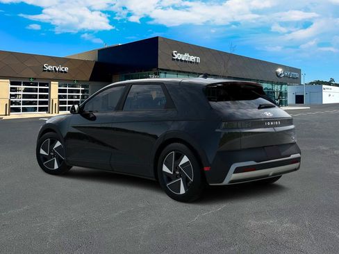 New 2026 Hyundai Ioniq 5 SEL image 4