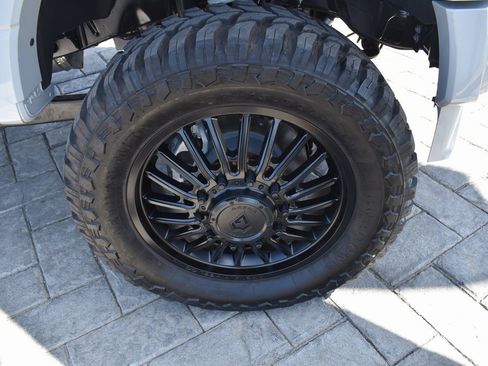 Used 2025 Ford F450 Lariat w/ FX4 Off-Road Package image 4