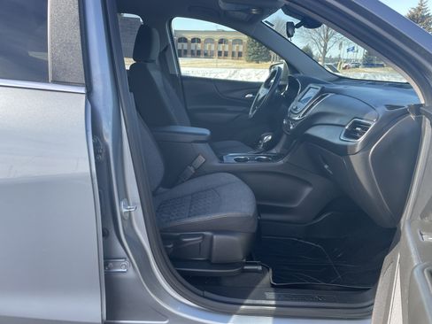 Used 2023 Chevrolet Equinox LT image 24