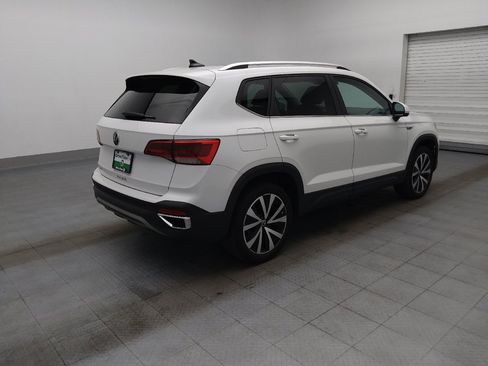 Used 2023 Volkswagen Taos SE w/ Panoramic Sunroof Package FWD image 10