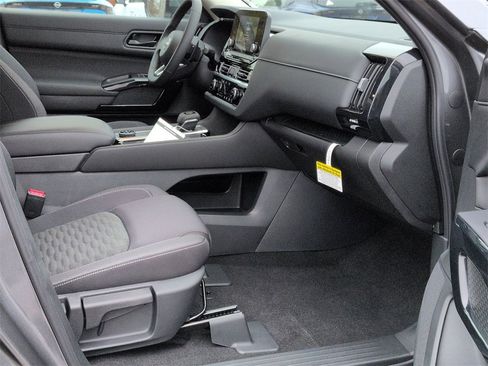 New 2025 Nissan Pathfinder SV image 19