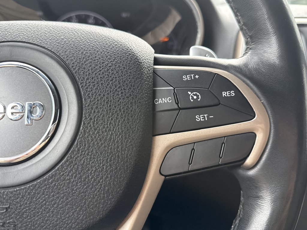 Used 2015 Jeep Grand Cherokee Limited w/ Mopar Chrome Edition Group AWD/4WD image 24