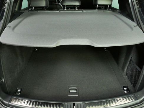 New 2026 Porsche Macan Turbo AWD/4WD image 30