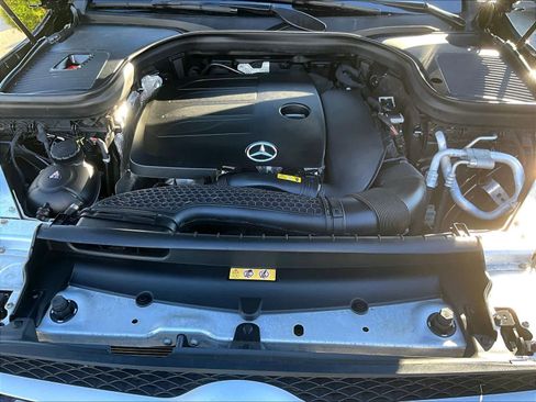 Used 2022 Mercedes-Benz GLC 300 4MATIC w/ Premium Package Lite image 29