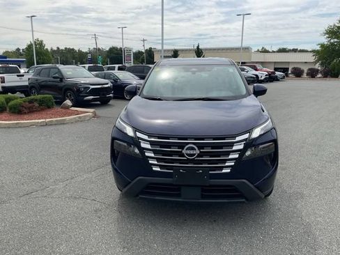 Used 2026 Nissan Rogue SV AWD/4WD image 2