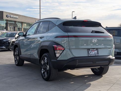 Certified 2025 Hyundai Kona SEL image 7