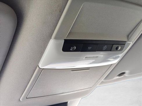 Used 2025 Nissan Rogue S FWD image 13