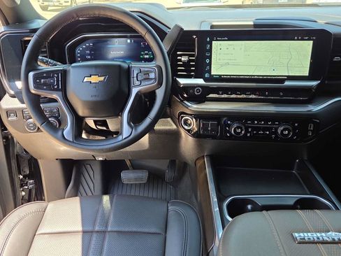 Used 2025 Chevrolet Silverado 2500 High Country w/ Technology Package AWD/4WD image 14