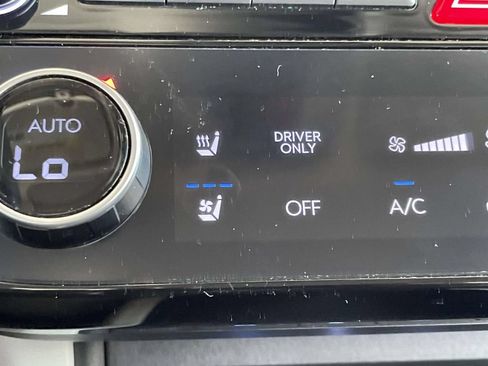 Certified 2025 Hyundai Tucson Limited AWD/4WD image 32